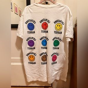 Chinatown Market Smiley Face Graphic Tee Men’s Large